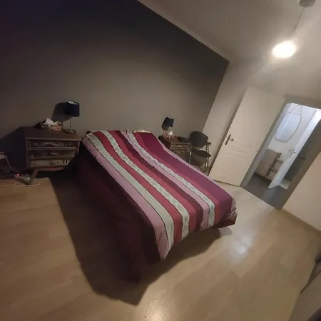 Appartement Tres Grand De 76m2 A