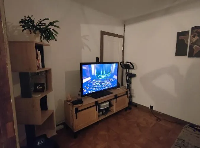 Appartement Tres Grand De 76m2 A *